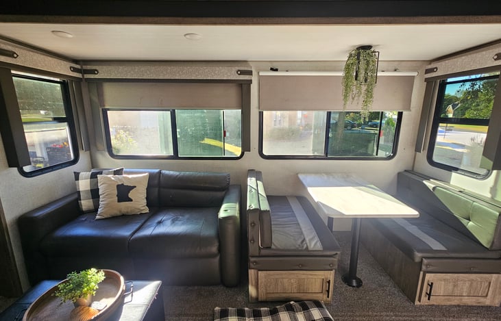 Full-size pullout couch