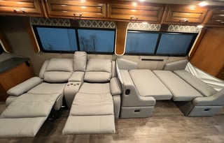2018 Fleetwood Bounder 35K