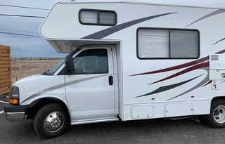 2011 Coachmen RV Freelander 21QB  Chevy 3500