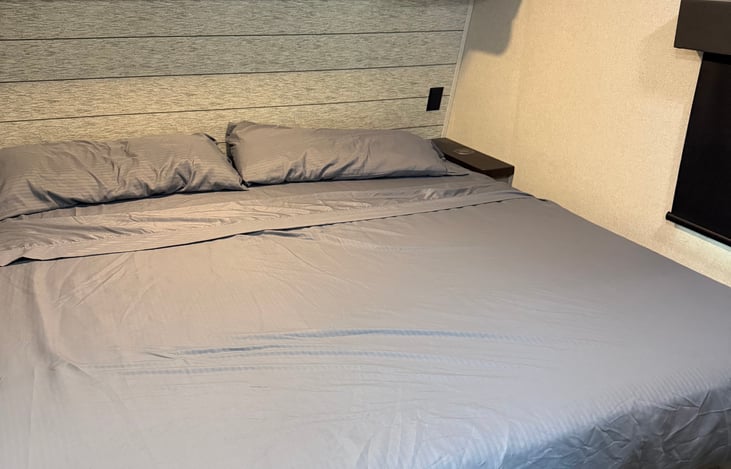 camper king size bed