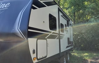 The Happy Camper | Bunks & Upgraded Queen Mattress