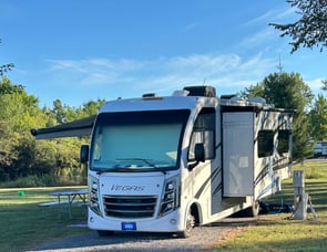 Thor Motor Coach Vegas 24.4