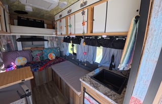 Cliff Lite - Your Fully Stocked California Getaway