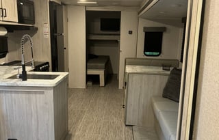 2023 EAST TO WEST Silver Lake 29KBH