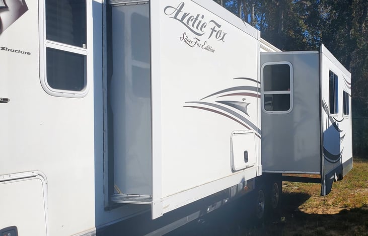 Both of the slideouts slid out.