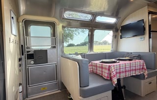 Airstream Glamping in Style/Remote OfficeStarlink