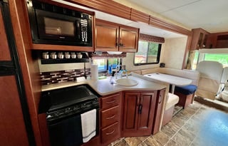 2013 Thor Motor Coach ACE 29 2