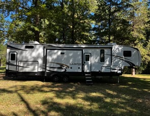 Forest River RV Sabre 38DBQ