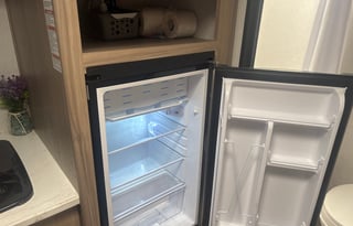 2025 Keystone RV Coleman Lantern LT Series 17B