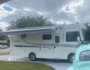 Winnebago Intent 26M