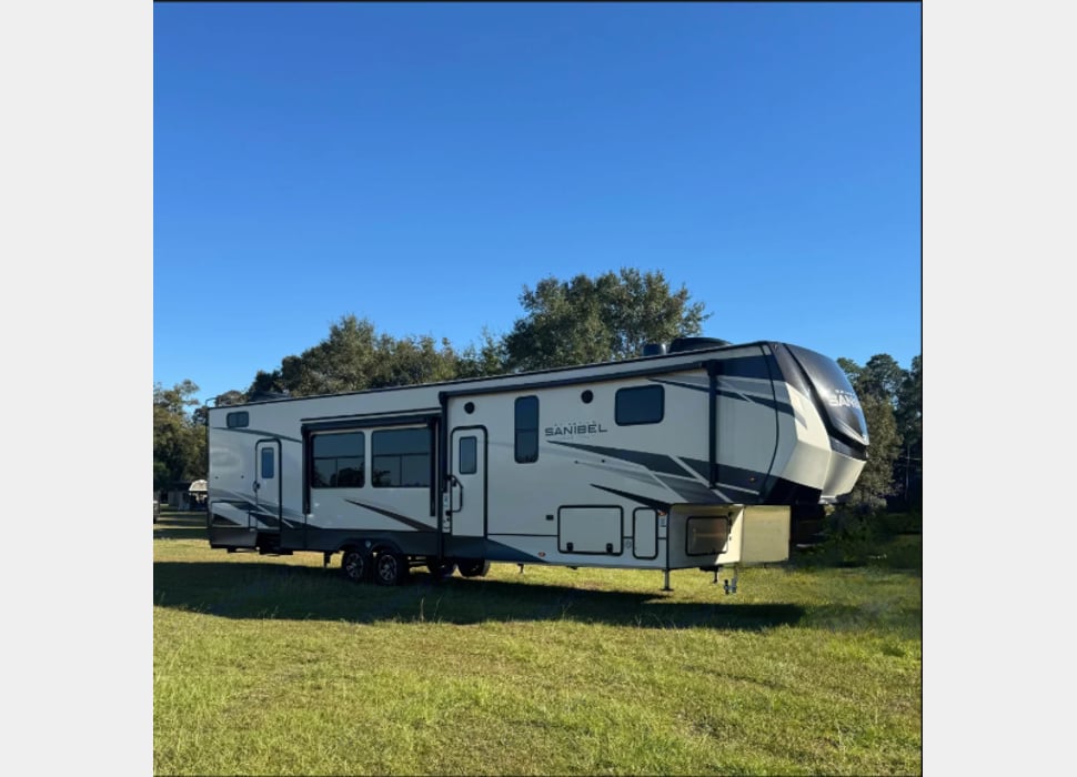 Fifth Wheel rentals in Milton