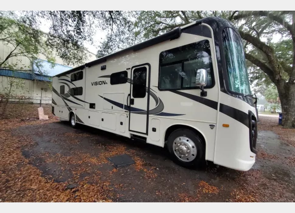 Class A Motor Home rentals in Bowling Green