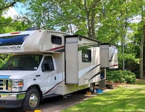 Coachmen RV Leprechaun Premier 260DS Ford 450