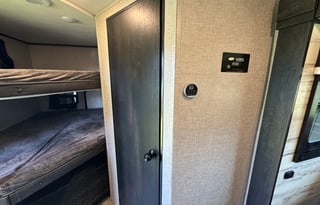 2022 Jayco Jay Feather 24BH