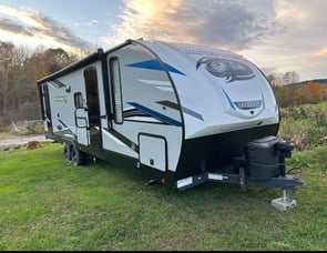 Forest River RV Cherokee Alpha Wolf 26DBH-L
