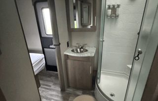 '21 Grand Design Imagine 3250BH Sleeps 8