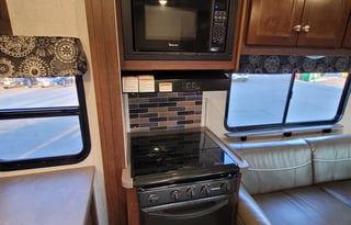 JANICE-2018 Forest River Sunseeker Bunkhouse