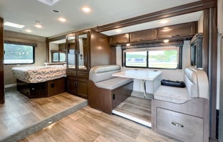 2020 Thor Motor Coach Freedom Elite