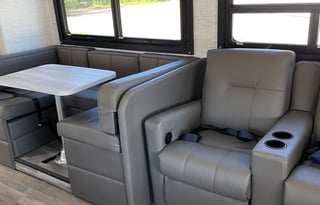 Campfire Cruiser – Easy to Drive pet friendly RV