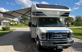Luxury Family RV • Sleeps 7 • Fully Stocked