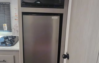 2024 Dutchmen RV Coleman Lantern LT Series 17b