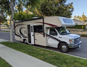 Coachmen RV Leprechaun 260RS Ford 350