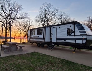 CrossRoads RV Zinger ZR333DB