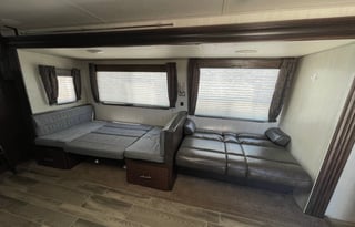 2019 Cherokee Forest River. Sleeps 10!