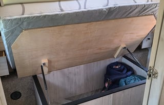 2022 EAST TO WEST Della Terra 261RB