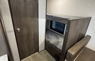 2021 Coleman 17B – Your Cozy Getaway on Wheels!