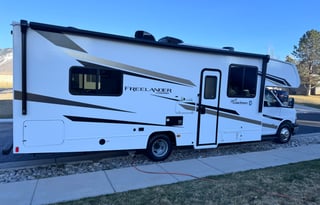 2025 30ft Coachmen 27QB - Sleeps 6