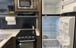 "Orion" 26' Bunkhouse, sleeps 8, loaded amenities