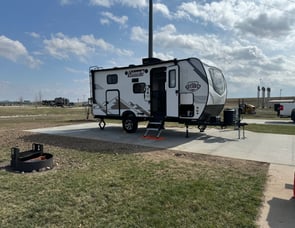 Dutchmen RV Coleman Rubicon 1708BH
