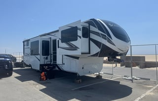 2023 Grand Design Solitude 380FL R