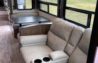 2020 Keystone RV Cougar 368MBI 5th Wheel Sleeps 10