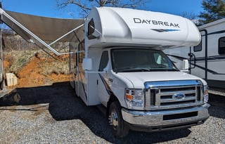 Thor Daybreak | Comfy and Well-Built Class C RV