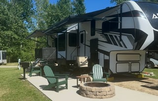 2022 Alliance RV Valor 42V13