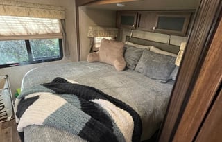 PERFECT Family RV Trailer Bunk House-PetsWelcome