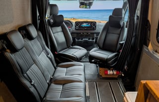 ROVENN - Mercedes Winnebago Adventure Wagon++ 70SE