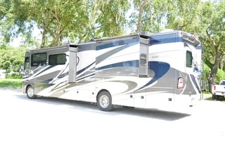 2017 Thor Motor Coach Miramar 37.1 Bunk