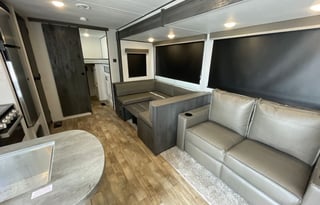 2022 Keystone RV Hideout 32LBH