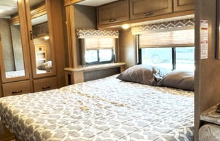 2020 Thor Motor Coach Daybreak 27DB