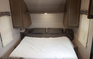 17 ft Travel trailer (20 ft overall) under 4k lbs