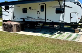 Happy Campers RV Rental/ Private WIFI