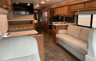 2019 Winnebago Sunstar 29VE