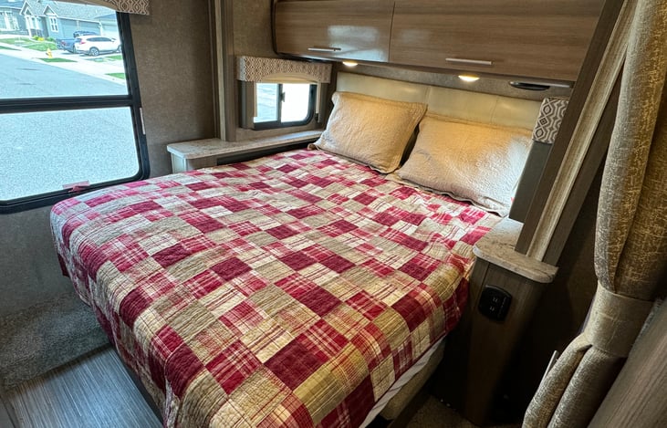 Master bedroom. RV queen bed.