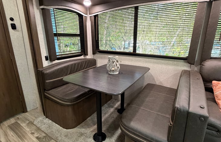 Dining area. Dinette folds out to a full bed