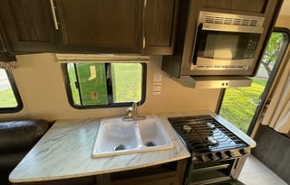 2019 Keystone RV Premier Ultra Lite 19FBPR