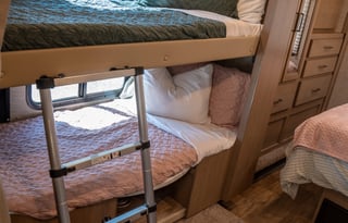 "Betty" the GORGEOUS Class C bunkhouse