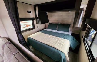 Book Your Family Get Away in our Jayflight 264BH